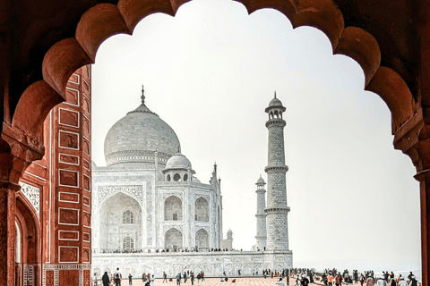 Privé Taj Mahal-tour met de snelste trein vanuit Delhi