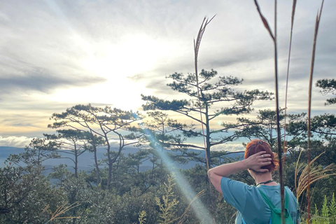 Dalat: Hiking the Mountain to observe the cloud and sunrise Da Lat: Hiking the Mountain to observe the cloud and sunrise