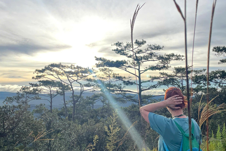 Dalat: Hiking the Mountain to observe the cloud and sunrise Da Lat: Hiking the Mountain to observe the cloud and sunrise