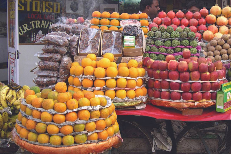 Old Agra: Street Food Tour z targiem przypraw na Tuk-Tuk