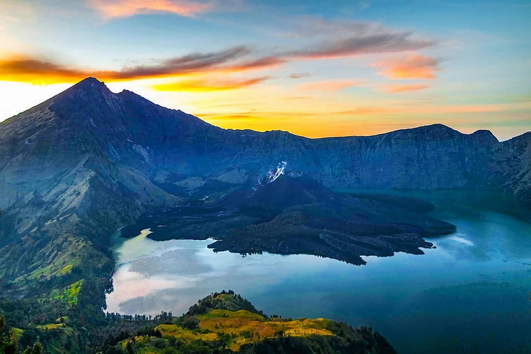 Mount Rinjani Crater Rim Trek with sunrise