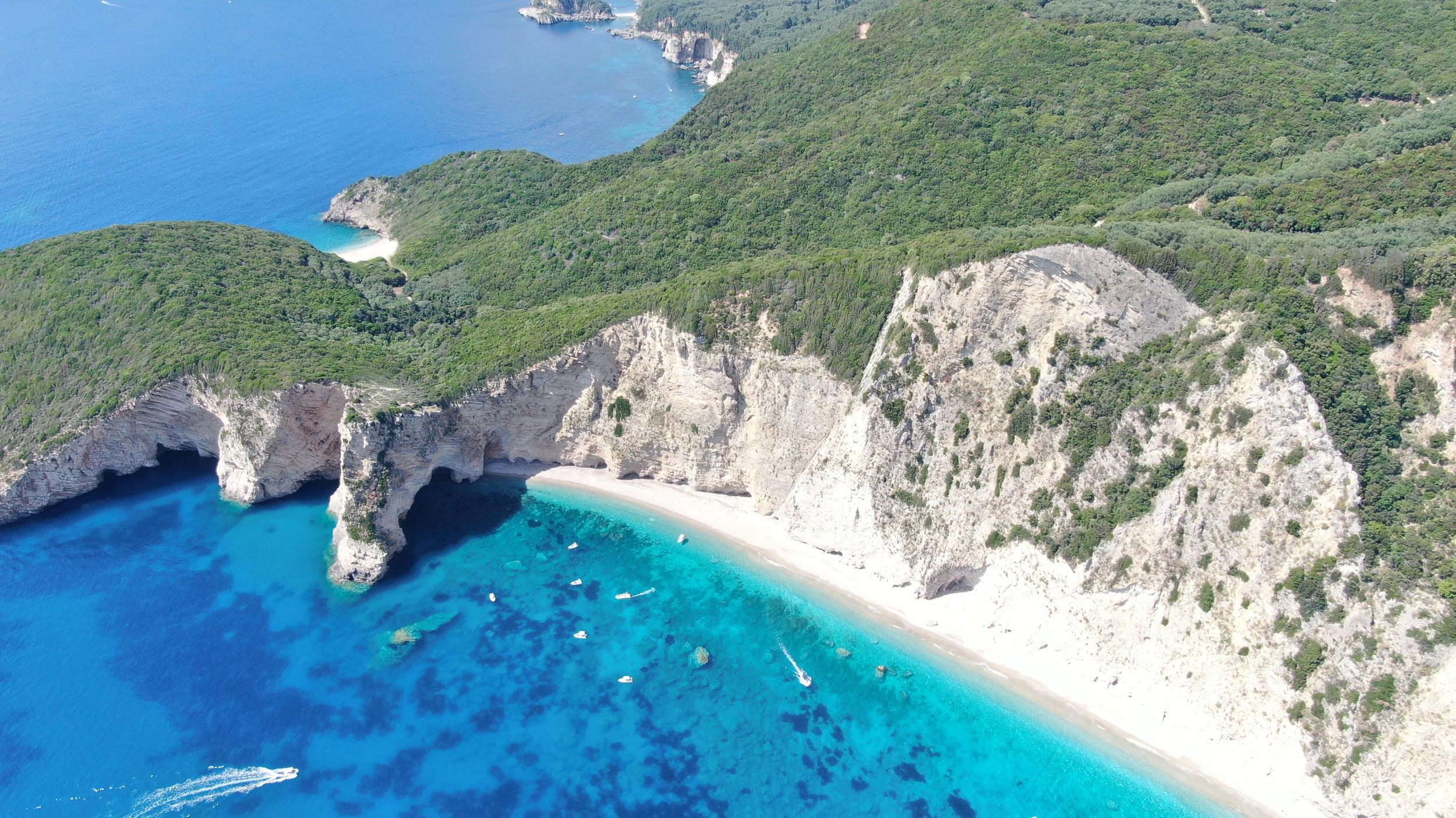 Korfu, Paleokastritsa: Blaue Grotten und Paradies!