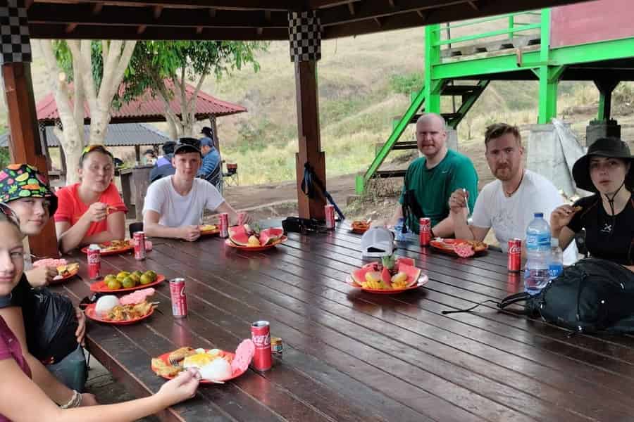 Mount Rinjani: 2-Tage-1-Nacht geführte Gipfelwanderung mit Mahlzeiten. Foto: GetYourGuide Mount Rinjani: 2-Tage-1-Nacht geführte Gipfelwanderung mit Mahlzeiten. Foto: GetYourGuide
