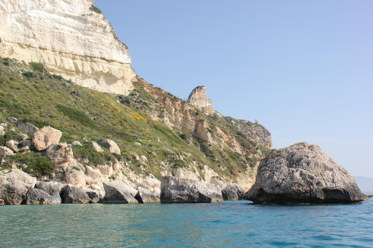 Cagliari: Boat Excursion along the Coast with a Swim and Aperitif Cagliari: Fast Boat Excursion along the Coast with Swimming and Aperitif
