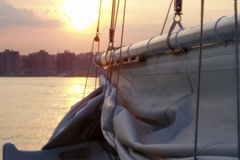 Boston Harbor Champagne Sunset Sail from Rowes Wharf Sunday-Friday Cruise