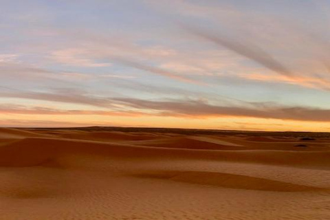 Sonnenuntergangsexkursion nach Ksar Ghilane: Wüstenzauber von Djerba aus