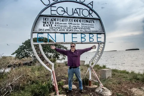 Entebbe: Equatar Line Tour & Victoria Lake Sunset Boat Ride