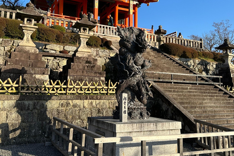 Kyoto: Kiyomizu Temple Walking Tour with Expert Guide