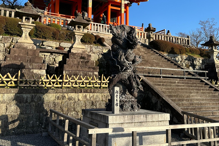 Kyoto: Kiyomizu Temple Walking Tour with Expert Guide