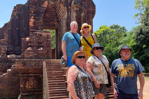 Excursión y crucero por la puesta de sol en la Tierra Santa de My Son desde Hoi An o Da nangExcursión Compartida : Salida desde Hoi An