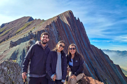 From Cusco: Pallay Poncho Easy Hike with Lunch Pallay Poncho Easy Hiking Adventure—No Crowds (Group Tour)