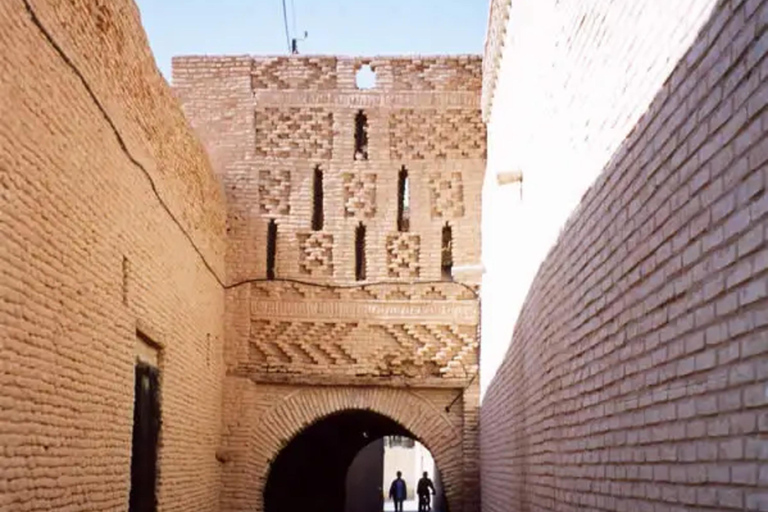 Von Djerba / Zarzis aus – 2-tägiger Ausflug nach Tozeur und zu den Berg-OasenVon Djerba / Zarzis – Ausflug nach Tozeur und zu den Berg-Oasen, 2 Tage