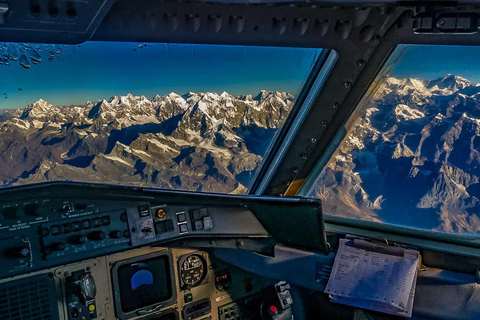 Reserva de lugares para o voo de montanha panorâmico do Evereste