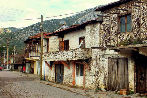 Fethiye: Yeşilüzümlü Village & Kadyanda City Tour