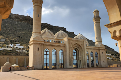 Baku: Off-Road to Gobustan, Mud Volcanoes & Tent Experience Gobustan Safari Tour