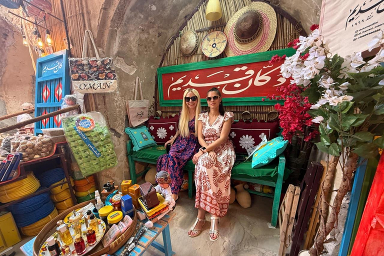 From Muscat: Nizwa, Jabreen, and Bahla Fort Day Sharing Tour