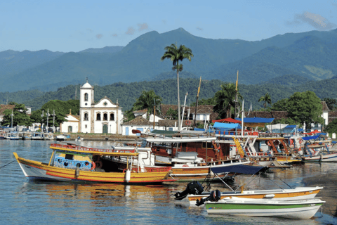 Paraty: Immersive Photoshoot with Local Photographer