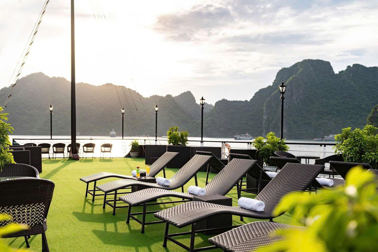 Hanoi: Ha Long bay 5 star cruise 2 day trip Meet at meeting point - Ha Long port