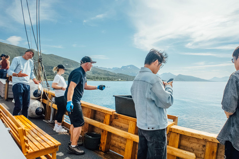 Tromsø: Evening Fishing Cruise with Hermes II