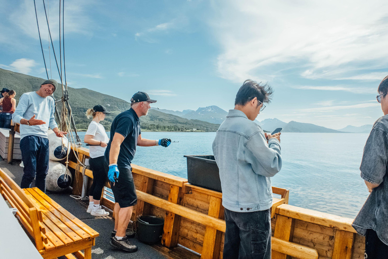 Tromsø: Evening Fishing Cruise with Hermes II