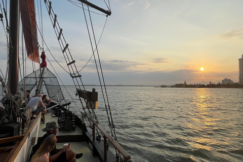 Cartagena, CO: Sunset Skyline Pirate Boat Tour with Open Bar