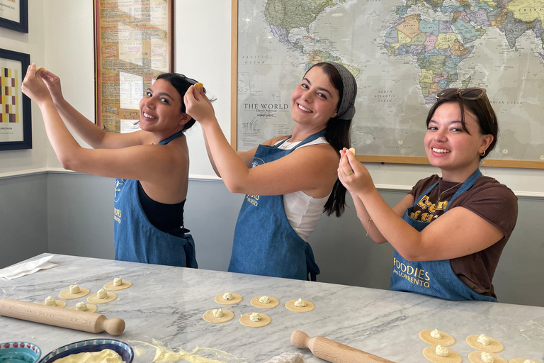 Sorrente : Cours de maître sur les pâtes avec un repas et du vin