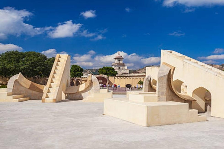 Delhi: Day Tour Jaipur Amber Fort With City Palace Transfer From Jaipur: Only Guide Service