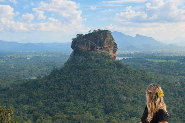 Private Transfer From Sigiriya to Kandy & Colombo Drop