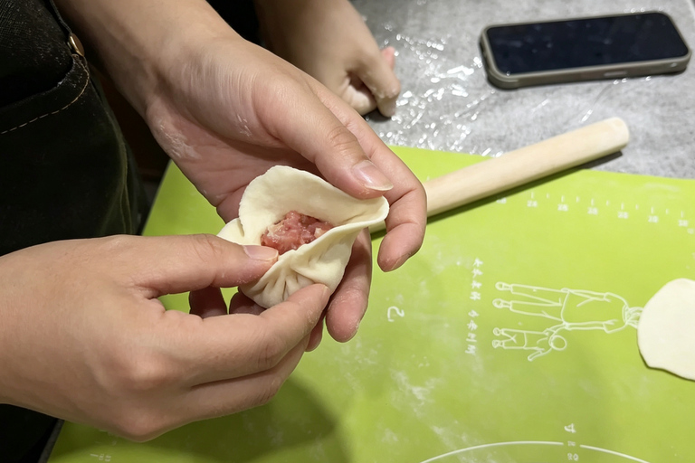 Hangzhou: Shanghai Soup Dumpling Cooking Class