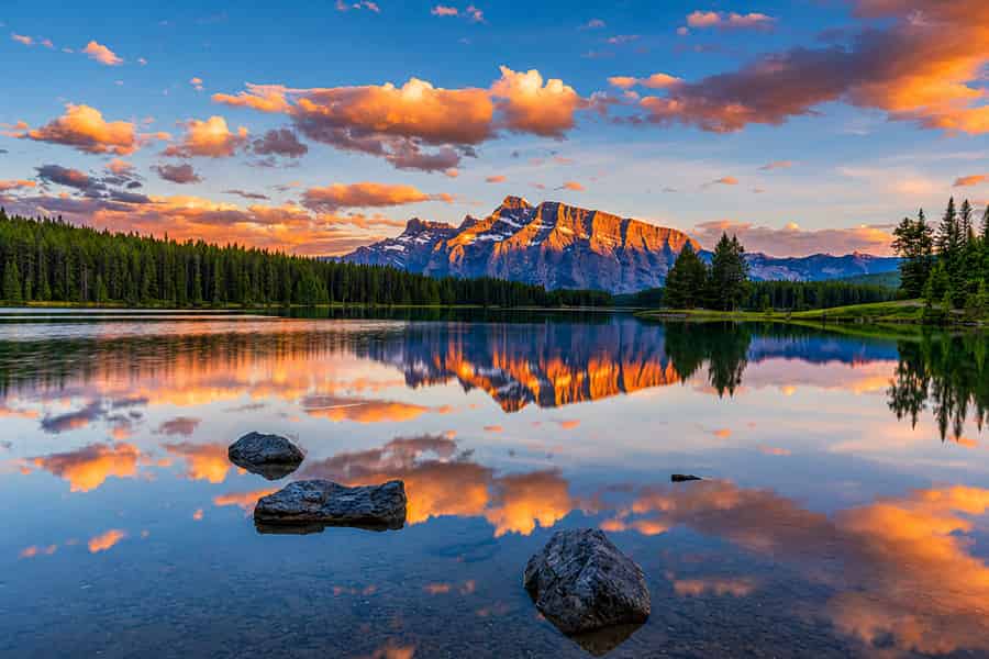 Sonnenaufgangstour ab Banff: Lake Louise, Wildtiere & Johnston Canyon. Foto: GetYourGuide