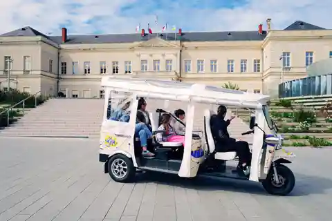 Angers : Explore the City Center by Electric Tuk-Tuk