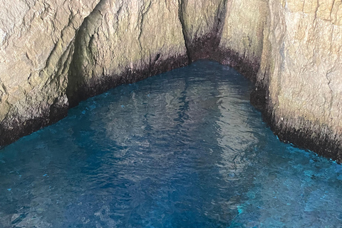 Zakynthos: Navagio Beach and Blue Caves Boat Tour Around Zante by private boat