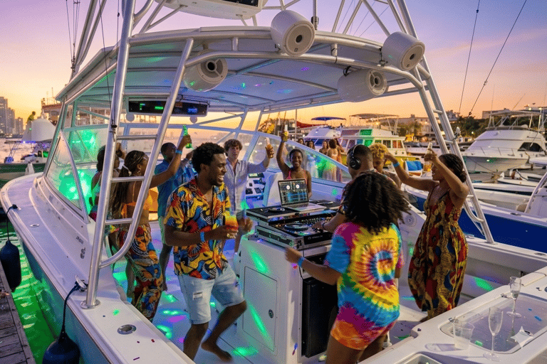 Cartagena tours: Sunset in the Bay with Skylen Cartagena sunset tours in the Bay with Skylen