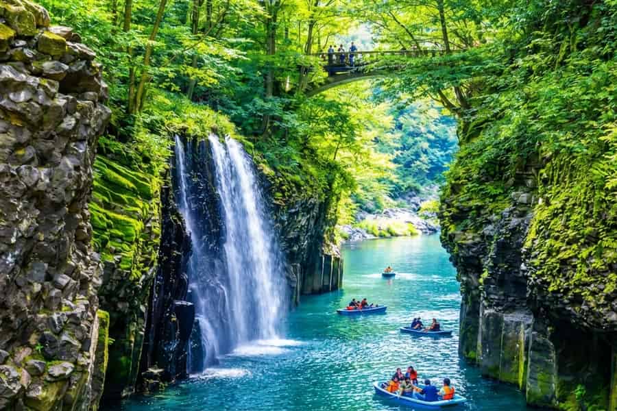 Tour zum Berg Aso und zur Takachiho-Schlucht mit optionaler Bootsfahrt. Foto: GetYourGuide Tour zum Berg Aso und zur Takachiho-Schlucht mit optionaler Bootsfahrt. Foto: GetYourGuide