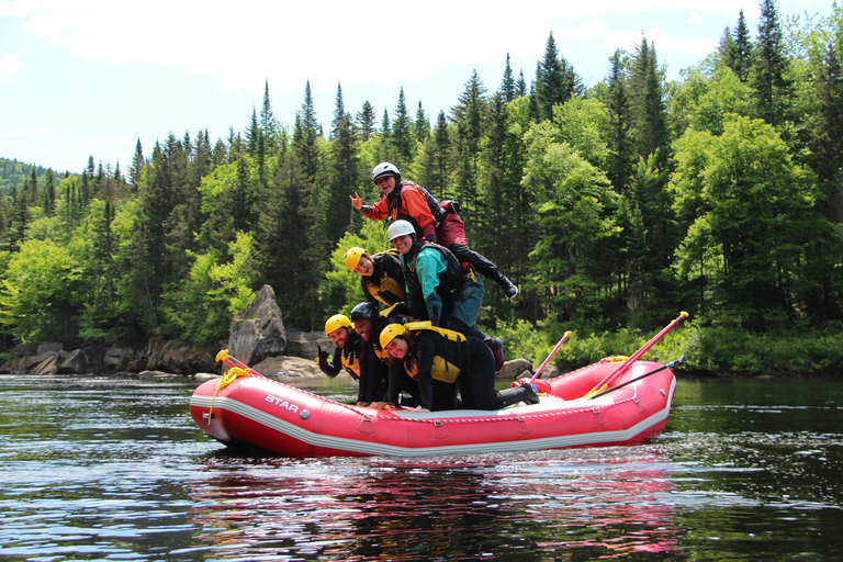 Rafting w Quebecu: półdniowa wycieczka pełna wrażeń!Quebec: Półdniowa wycieczka i moc wrażeń podczas spływu raftingowego!