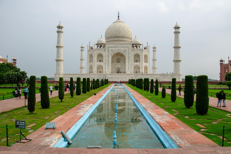 Agra: Sla de lijn over Taj Mahal &amp; Agra Fort TourTour zonder entreegelden Taj Mahal &amp; Agra Fort