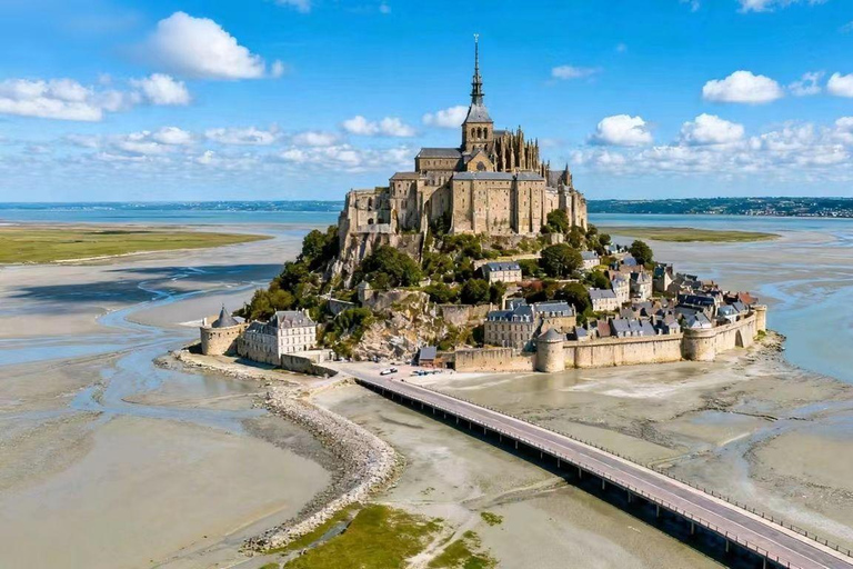 巴黎：圣米歇尔山中文一日旅行，免费晚餐巴黎：圣米歇尔山中文一日旅行（含免费晚餐）