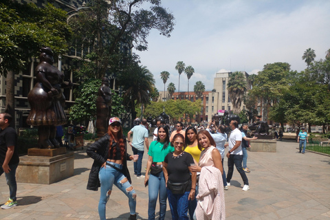 Medellin: Pablo Escobar y City Tour privado. 2 tours en 1 Medellin: pablo escobar y city tour privado. 2 tours en 1