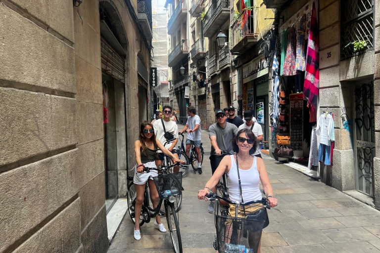 Barcelone : Visite privée de la ville à véloBarcelone : Visite guidée à vélo des points forts de la ville