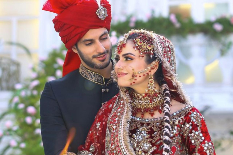 Delhi: Custom Shopping Tour Half /Full Day With Female Guide Delhi: Half-Day Trusted & Authentic Luxury Shopping Tour