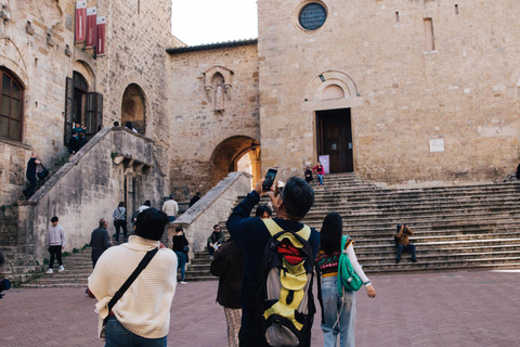 San Gimignano & Volterra: Privater Transfer von Florenz