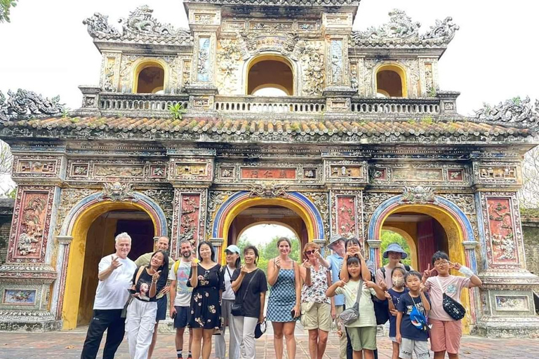 Die kaiserliche Zitadelle von Hue und der Hai Van Pass mit einer Gruppe aus Da NangHue Kaiserliche Zitadelle & Hai Van Pass Gruppenreise von Da Nang