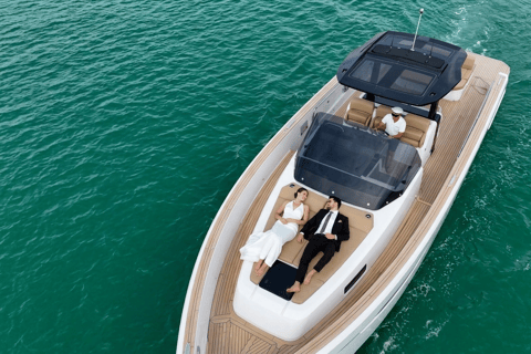 Baku: Private Yacht Tour with Dinner and Hotel Transfers