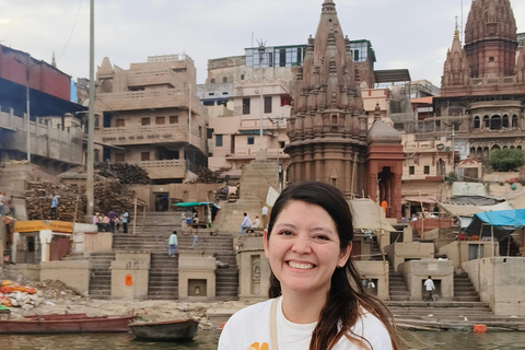 Varanasi : 4 heures de visite matinale (lever du soleil, cérémonie, temple, bateau)