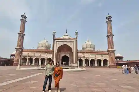 New Delhi & Old Delhi Private Guided Tour For 4-8 Hours