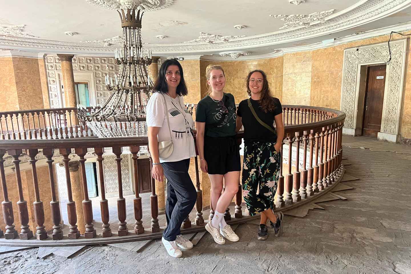 库塔伊西：探索苏维埃时代废弃温泉的奇幻之旅