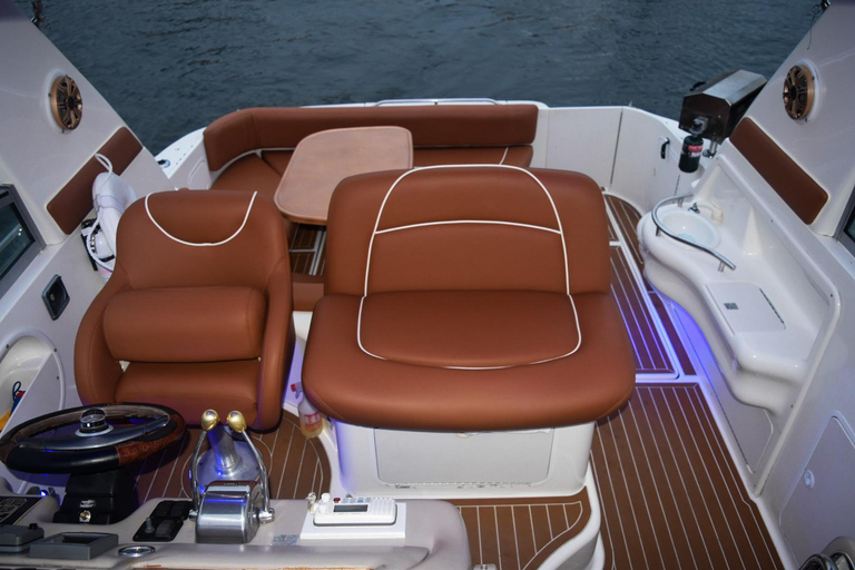 Marina Del Rey: wynajem luksusowego jachtu z kapitanemMarina Del Rey: Wynajem luksusowych jachtów z kapitanem