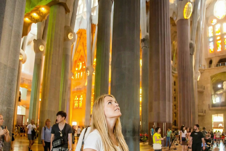 Barcelona: Sagrada Familia Skip-the-Line Guided Tour