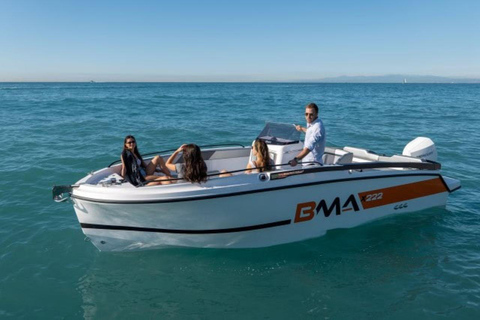 Private cruise tour — Lavezzi Islands, caves and exclusive swimming Private cruise tour — Lavezzi Islands, caves, and exclusive swimming