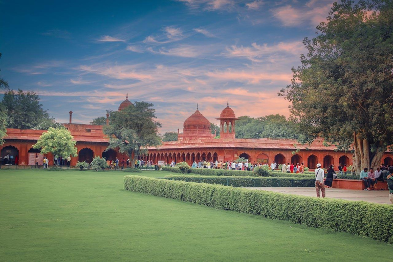 Agra: Excursão ao nascer do sol do Taj Mahal com passeio no interior do MausoléuTour particular sem ingresso e pequeno-almoço